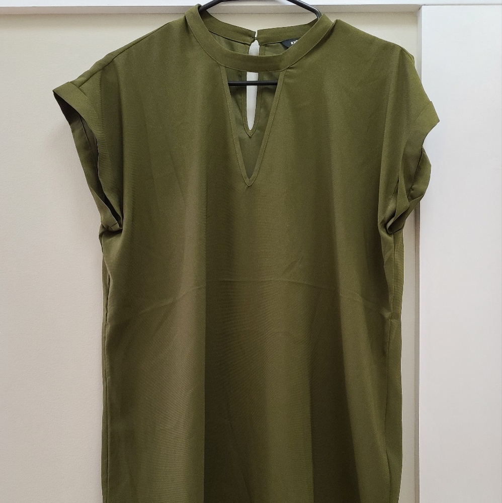 Express Olive Green short sleeve blouse, size Large